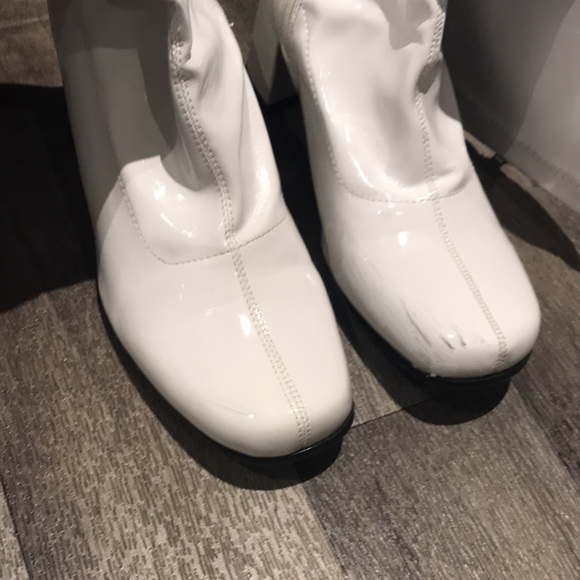 Spirit M&M Green Character Costume with Vintage Leather Knee High White Boots - Picture 6 of 6